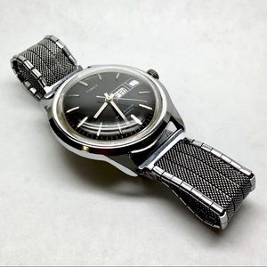 Vintage Mens 1977 Black Dial TIMEX AUTOMATIC Watch